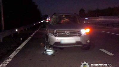На Полтавщині Toyota Highlander наїхав на пішохода: чоловік загинув на місці