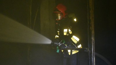 Влучення боєприпасу. У Миколаєві горіли складські приміщення Влучення боєприпасу. У Миколаєві горіли складські приміщення