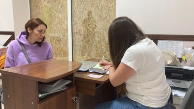 Лікарка з прифронтового Вовчанська відкрила у Харкові клініку за допомогою програми "єРобота" Лікарка з прифронтового Вовчанська відкрила у Харкові клініку за допомогою програми "єРобота"