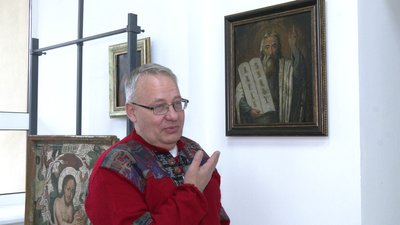 За 30 років реставрував понад тисячу ікон: історія художника з Рівненщини Миколи Бендюка