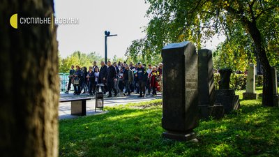 У Києві відбувається Марш пам'яті жертв Бабиного Яру. Фоторепортаж У Києві відбувається Марш пам'яті жертв Бабиного Яру. Фоторепортаж