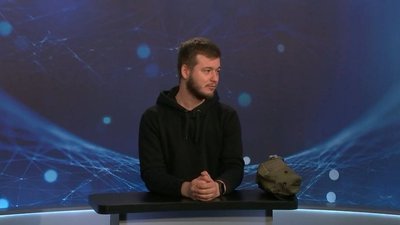 У Тернополі волонтери складають аптечки для військових У Тернополі волонтери складають аптечки для військових