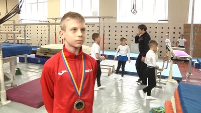 Запорізькі гімнасти повернулись до Запоріжжя з двома нагородами Запорізькі гімнасти повернулись до Запоріжжя з двома нагородами