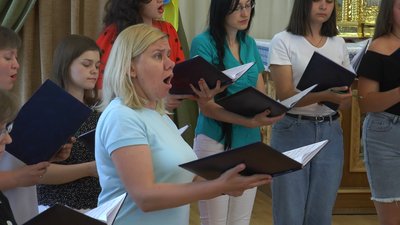 Наталія Шевченко виконує партію сопрано Наталія Шевченко виконує партію сопрано