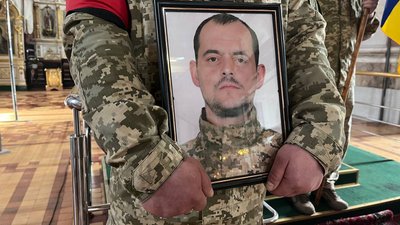 У Луцьку попрощалися з бійцями Дмитром Домарецьким та Сергієм Козарем
