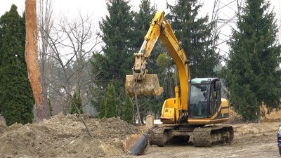 У Житомирі водоканал міняє ділянку старої труби на пластикову – тиск подачі води знижено У Житомирі водоканал міняє ділянку старої труби на пластикову – тиск подачі води знижено