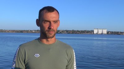 Миколаївець Михайло Романишин завершив благодійний заплив на 102 кілометри