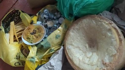 Матеріал для виготовлення окопних свічок, які передали представникам Поважної ради, 2022 Матеріал для виготовлення окопних свічок, які передали представникам Поважної ради, 2022