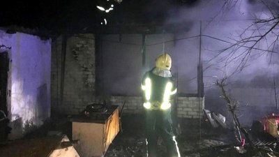 На Херсонщині горів житловий будинок – одну людину з опіками доставили до лікарні