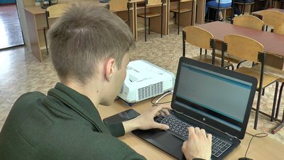 Школяр із Полтавщини збирає гроші, щоб створити гурток робототехніки Школяр із Полтавщини збирає гроші, щоб створити гурток робототехніки