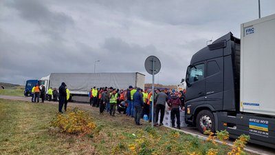 Зустріч представників влади з водіями у ПП "Корчова", 19 листопада 2023 рік Зустріч представників влади з водіями у ПП "Корчова", 19 листопада 2023 рік