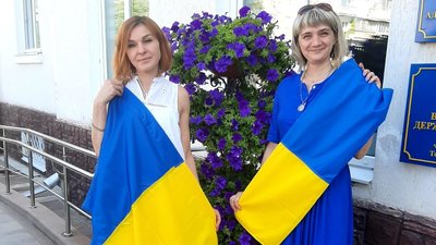 У громаді на Тернопільщині для багатоповерхівок безплатно роздають прапори