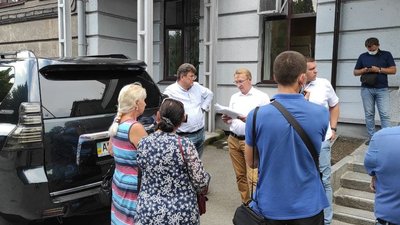 У Запорізькій міській раді поліція та прокуратура проводять обшуки У Запорізькій міській раді поліція та прокуратура проводять обшуки