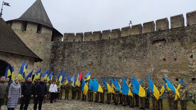 Зустріч жителів трьох областей: "Пташка" на Дні Соборності заспівала гімн українських націоналістів Зустріч жителів трьох областей: "Пташка" на Дні Соборності заспівала гімн українських націоналістів