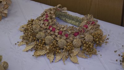 У Франківську відкрили виставку ікон, картин та головних уборів із соломи