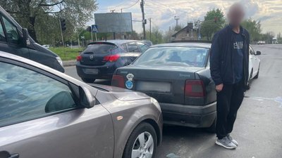 У Луцьку нетверезий водій побив своє і чотири чужих авто У Луцьку нетверезий водій побив своє і чотири чужих авто