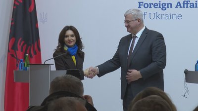 Андрій Сибіга, Еліса Спіропалі