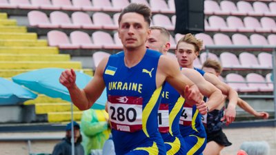 Олександр Соколов під час бігу на 100 м на чемпіонаті України