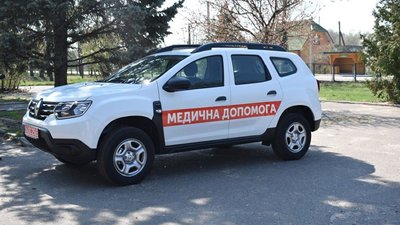 Лікарям Запорізької області передали нові автівки