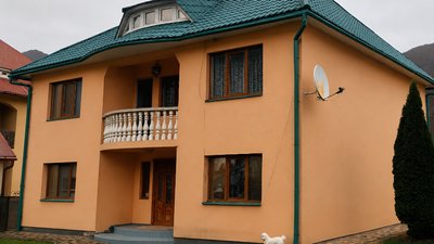 Екслісничого на Закарпатті підозрюють через незадеклароване майно та доходи на 9,6 млн грн