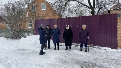 Через прорив труби мешканці частини будинків у Полтаві майже тиждень живуть без води Через прорив труби мешканці частини будинків у Полтаві майже тиждень живуть без води