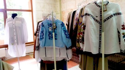 У Рівному проходить всеукраїнський ярмарок-форум, присвячений автентичному одягу У Рівному проходить всеукраїнський ярмарок-форум, присвячений автентичному одягу