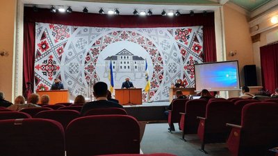 У сесійній залі Тернопільської міськради зробили ремонт: скільки це коштує У сесійній залі Тернопільської міськради зробили ремонт: скільки це коштує