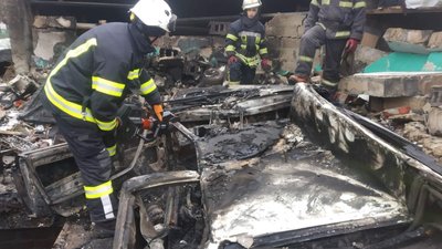 Троє людей загинули внаслідок вибуху у гаражі в Харкові Троє людей загинули внаслідок вибуху у гаражі в Харкові