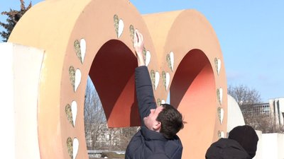 В обласному центрі провели акцію "Суми — рік незламності" В обласному центрі провели акцію "Суми — рік незламності"
