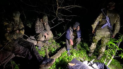 Троє волинян намагалися річкою переправити цигарки у Польщу
