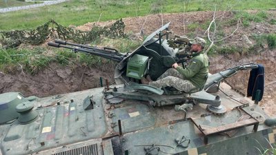 Фронт і тил: черкащанка виховує чотирьох дітей та допомагає чоловіку-воїну Фронт і тил: черкащанка виховує чотирьох дітей та допомагає чоловіку-воїну