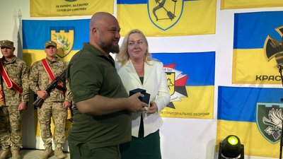 "Руки опускати немає часу". Тероборонівців 113-ї бригади нагородили з нагоди Дня Незалежності "Руки опускати немає часу". Тероборонівців 113-ї бригади нагородили з нагоди Дня Незалежності