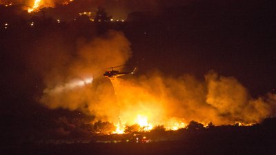 Лісові пожежі у Каліфорнії: близько 150 людей потрапили у вогняну пастку