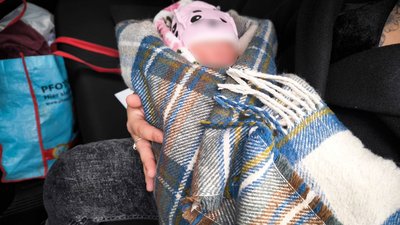 Намагались продати немовля за 10 тис. доларів: у Миколаєві засудили пару