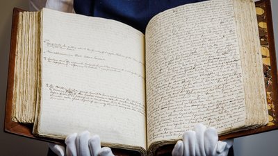 Британські бібліотеки пообіцяли врятувати унікальні рукописи від розпродажу Британські бібліотеки пообіцяли врятувати унікальні рукописи від розпродажу