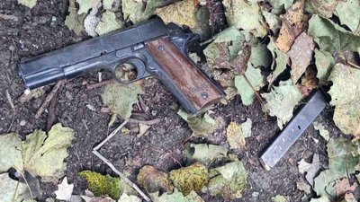 У Херсоні затримали чоловіка, який стріляв з пістолета у середмісті