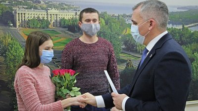 Двоє медичних працівників Миколаєва отримали ордери на службове житло