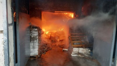 Рятувальники із Закарпаття ліквідували наслідки бомбардування на Харківщині Рятувальники із Закарпаття ліквідували наслідки бомбардування на Харківщині
