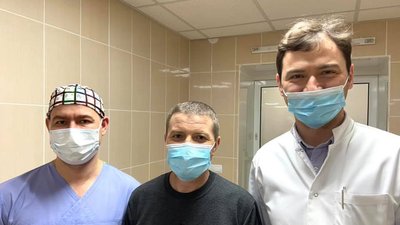 Львівські лікарі прооперували 39-річного чоловіка із тромбом та пухлиною