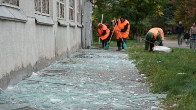 Унаслідок російської атаки в Полтаві пошкоджено 54 вікна в закладі освіти