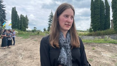 Марія Шнорик, родичка бійця Андрія Олекшія Марія Шнорик, родичка бійця Андрія Олекшія