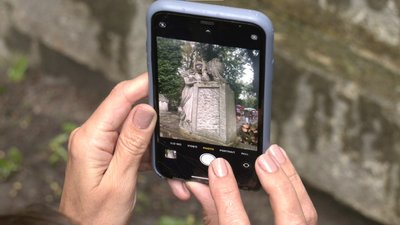 Дні реставрації: у Львові провели екскурсію Личаківським кладовищем Дні реставрації: у Львові провели екскурсію Личаківським кладовищем