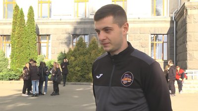 У Луцьку відбувся забіг на підтримку полонених азовців У Луцьку відбувся забіг на підтримку полонених азовців
