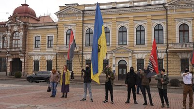 Хода пам'яті. У День добровольця в Кропивницькому вшанували загиблих і вбитих у війні з Росією Хода пам'яті. У День добровольця в Кропивницькому вшанували загиблих і вбитих у війні з Росією