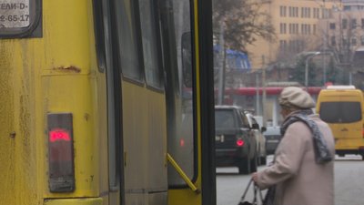 У Дніпрі почали діяти обмеження на проїзд у громадському транспорті для пільговиків У Дніпрі почали діяти обмеження на проїзд у громадському транспорті для пільговиків