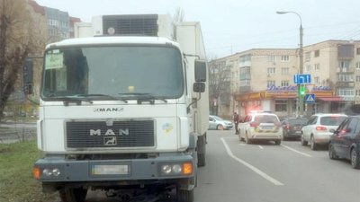 У Кам'янці водій вантажівки збив велосипедиста. Від отриманих травм чоловік помер у швидкій