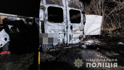 В Харкові пожежні врятували від вогню два авто, п'ять — згоріли В Харкові пожежні врятували від вогню два авто, п'ять — згоріли