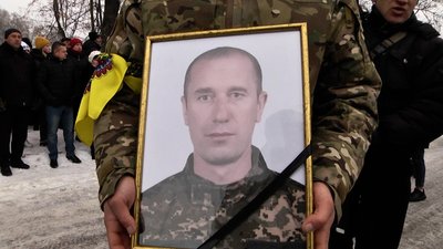 Розшукували з 12 квітня: на Житомирщині попрощалися з десантниками Миколою Блиндюком та Олександром Осташевським Розшукували з 12 квітня: на Житомирщині попрощалися з десантниками Миколою Блиндюком та Олександром Осташевським