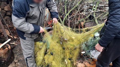 На Полтавщині у рибалок вилучили незаконний вилов на понад 1,6 мільйона гривень На Полтавщині у рибалок вилучили незаконний вилов на понад 1,6 мільйона гривень
