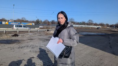 "Невже треба чекати трагедії?": мешканці Струмівки на Волині просять автобус у село та перехід — Ангеліна Карпюк "Невже треба чекати трагедії?": мешканці Струмівки на Волині просять автобус у село та перехід — Ангеліна Карпюк